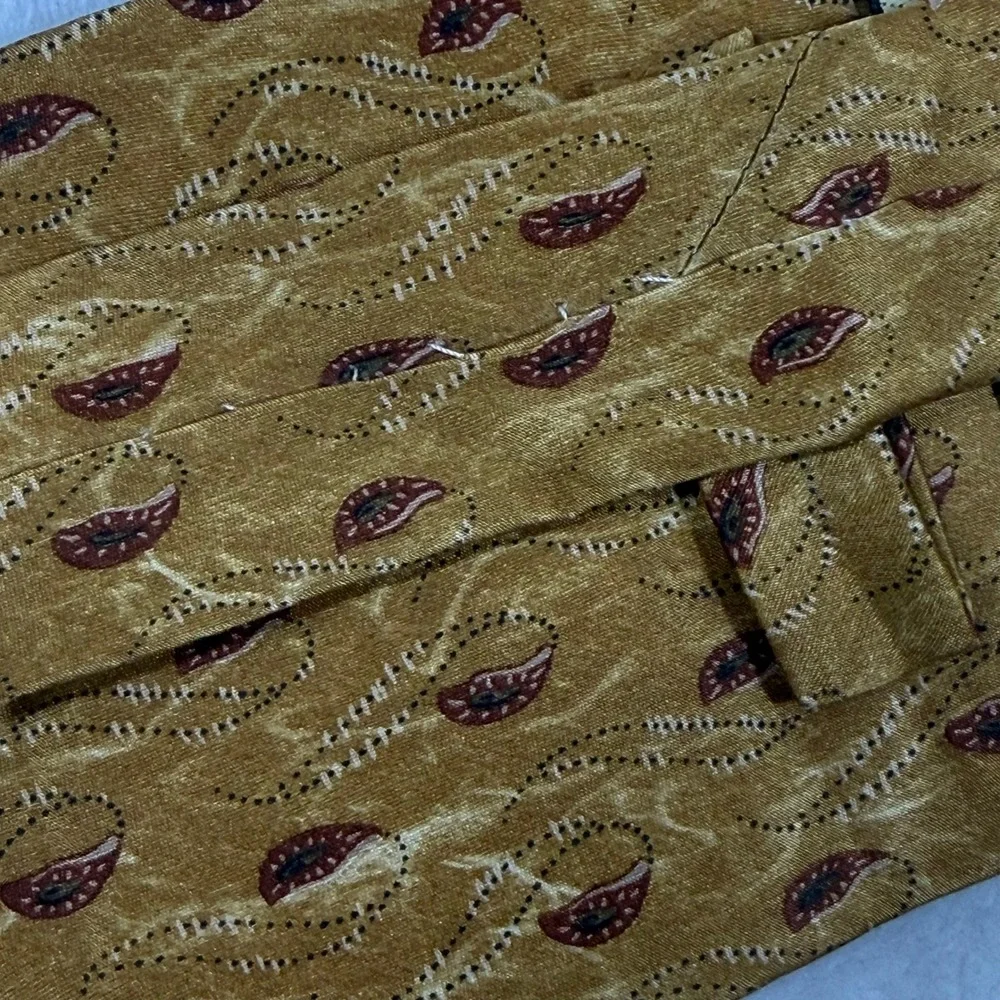 Joseph Abboud Mens Silk Tie Gold Mustard Yellow Paisley Made in Italy